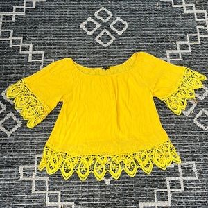 LaRouge Yellow Lace Trim Top 2X